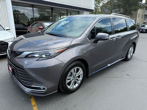 Used 2024 Toyota Sienna Platinum AWD/4WD image 15