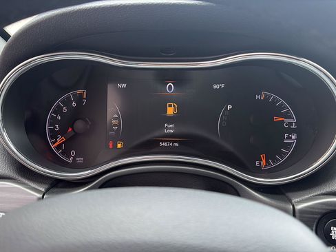 Used 2021 Jeep Grand Cherokee Laredo X AWD/4WD image 8