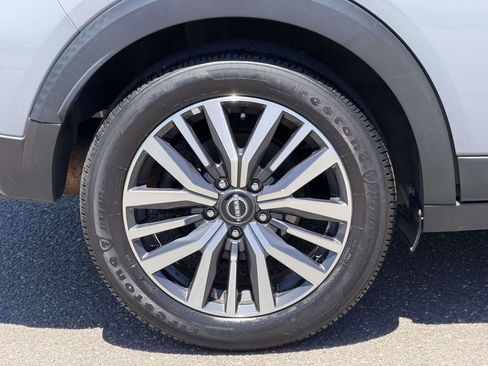 Used 2022 Nissan Kicks SV FWD image 9