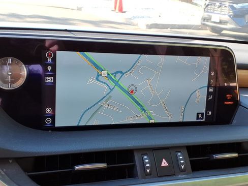 Used 2019 Lexus ES 350 Ultra Luxury w/ Accessory Package 2 FWD image 18