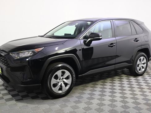 Used 2022 Toyota RAV4 LE image 2