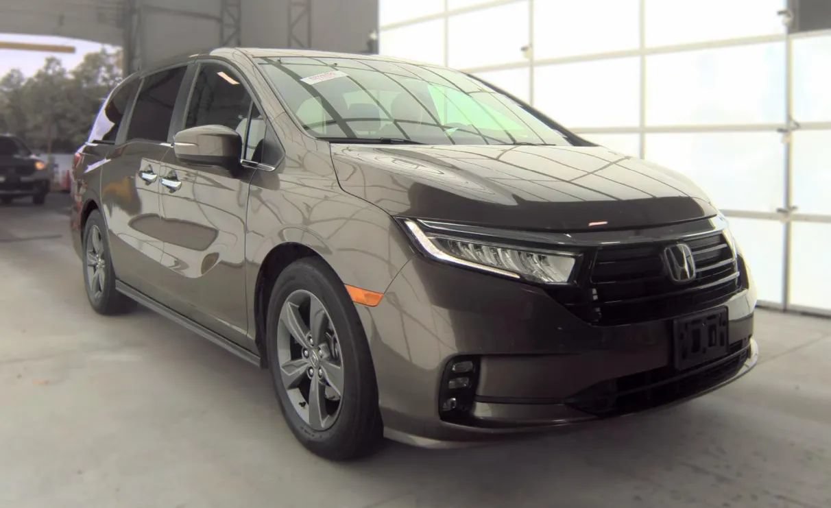 Used 2021 Honda Odyssey EX image 2