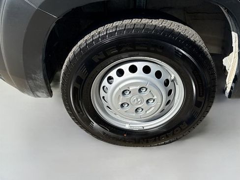 Used 2025 RAM ProMaster 2500 w/ Convenience Group image 25