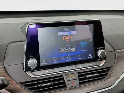 Used 2024 Nissan Altima 2.5 SV image 21