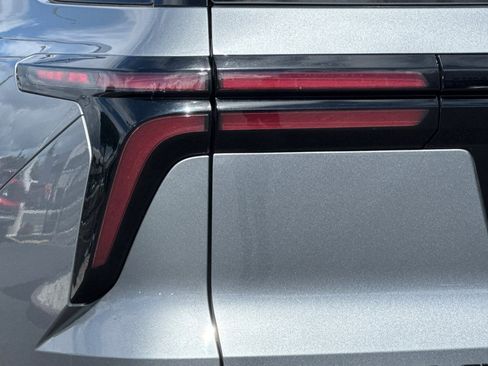 Used 2025 Chevrolet Traverse Z71 image 44