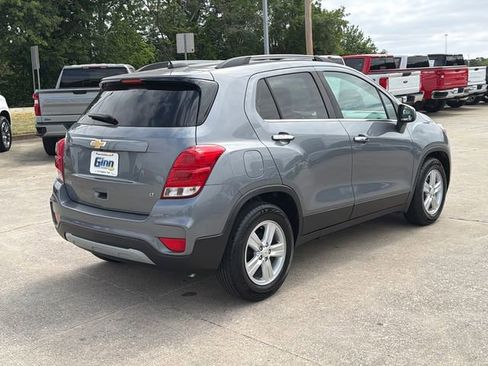 Used 2019 Chevrolet Trax LT w/ LT Convenience Package FWD image 5