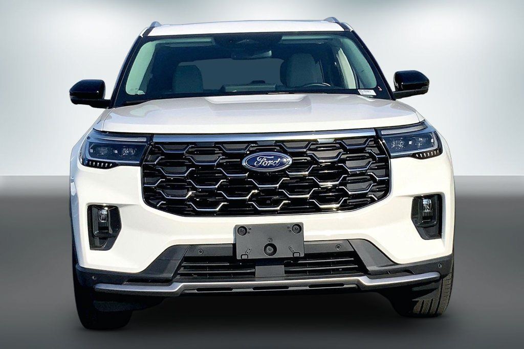 Used 2025 Ford Explorer Platinum w/ Ultimate Package AWD/4WD image 7