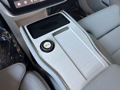 Used 2025 Volvo EX90 Plus image 26