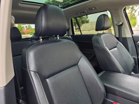 Used 2018 Volkswagen Atlas SEL FWD image 11