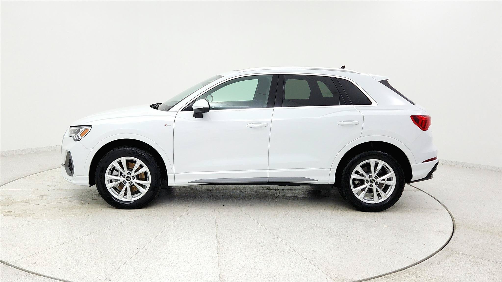 Used 2025 Audi Q3 2.0T Premium AWD/4WD image 2
