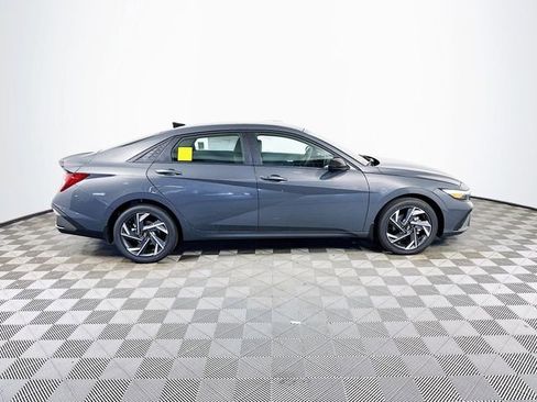 New 2025 Hyundai Elantra SEL FWD image 9