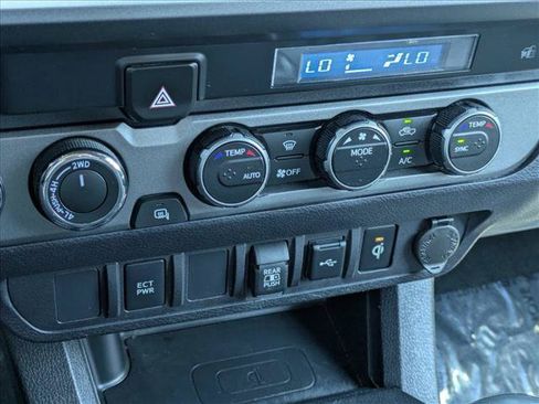 Used 2022 Toyota Tacoma TRD Off-Road AWD/4WD image 14