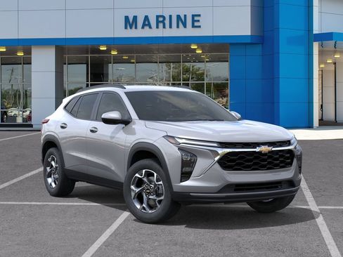 New 2026 Chevrolet Trax LT w/ LT Convenience Package FWD image 7