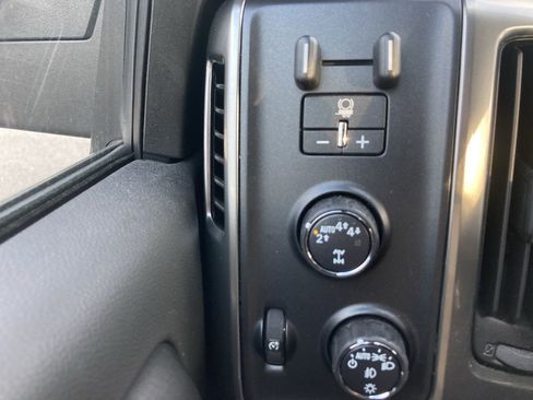 Used 2018 Chevrolet Silverado 1500 LT w/ All Star Edition image 13