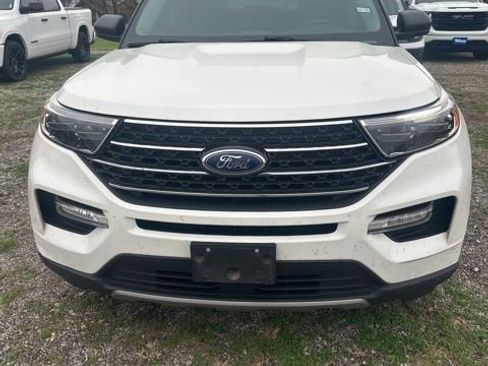 Used 2020 Ford Explorer XLT w/ Equipment Group 202A image 2