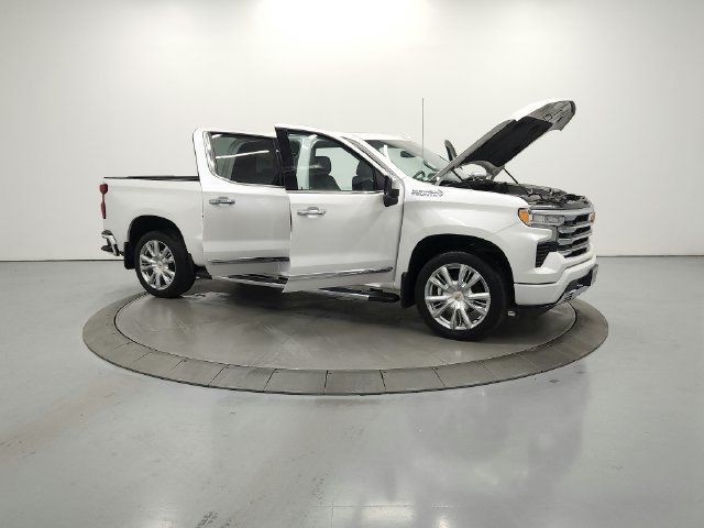 Used 2024 Chevrolet Silverado 1500 High Country w/ High Country Premium Package AWD/4WD image 9