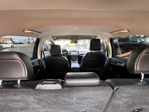 Used 2020 Ford Edge SEL FWD image 9