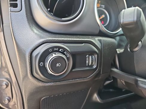 Used 2023 Jeep Wrangler Unlimited Sport AWD/4WD image 17