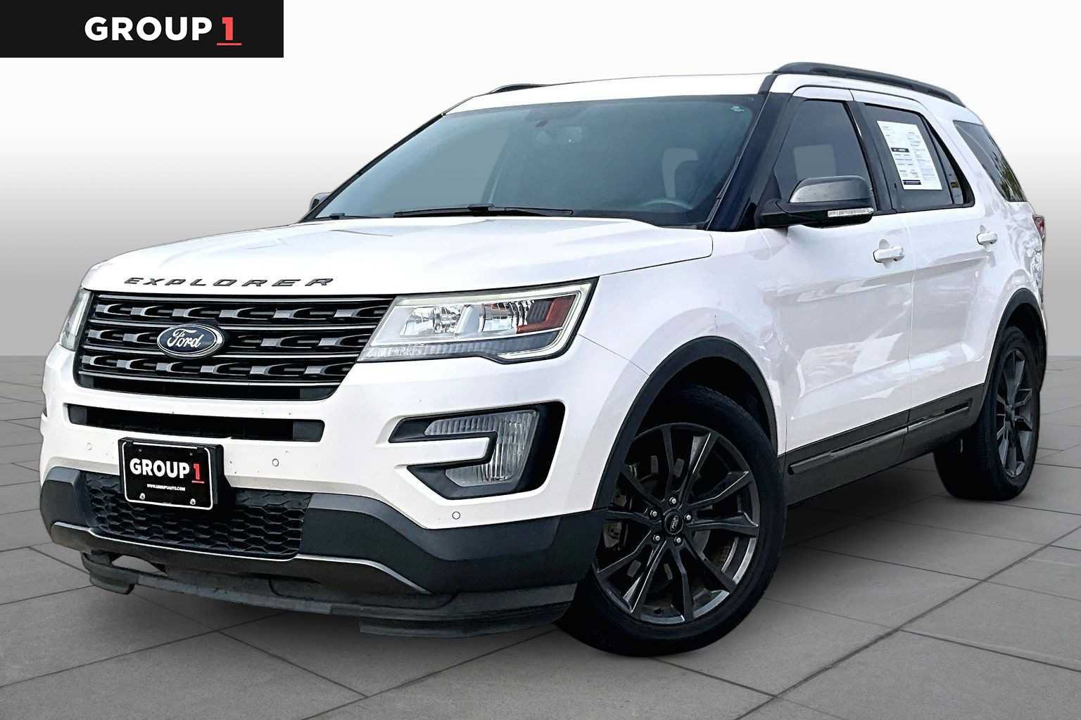 Used 2017 Ford Explorer XLT w/ Equipment Group 202A FWD image 1
