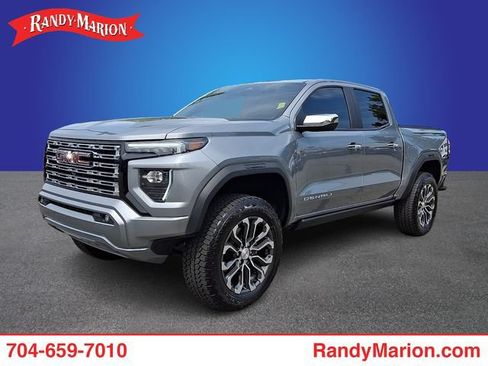 Used 2025 GMC Canyon Denali AWD/4WD image 1