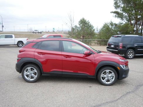 Used 2022 Hyundai Kona SEL w/ Cargo Package AWD/4WD image 4