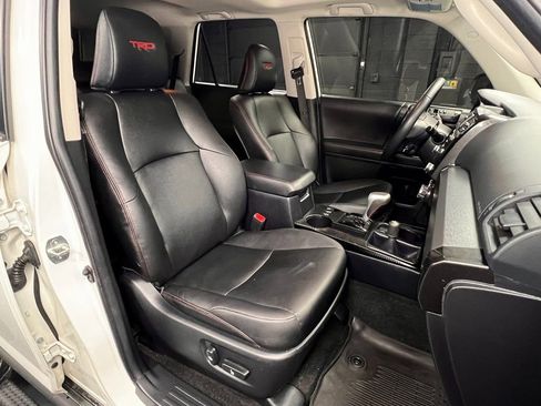 Used 2023 Toyota 4Runner TRD Off-Road Premium image 4