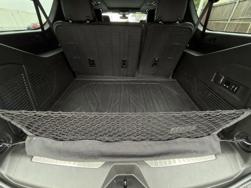 Used 2022 Chevrolet Suburban RST w/ Luxury Package RWD image 37