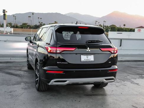 Used 2024 Mitsubishi Outlander SE AWD/4WD image 7