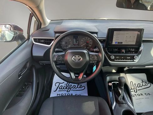 Used 2025 Toyota Corolla LE FWD image 19