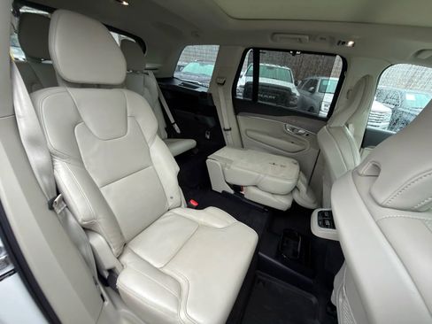 Used 2022 Volvo XC90 T6 Inscription w/ Advanced Package image 8