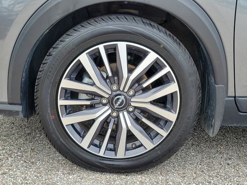 Certified 2022 Nissan Kicks SV FWD image 10