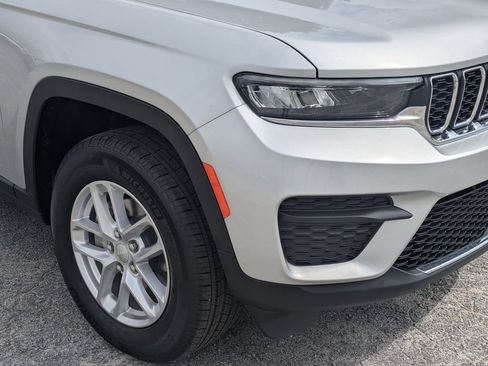 Used 2026 Jeep Grand Cherokee Laredo w/ Trailer Tow Package AWD/4WD image 9