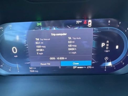 Certified 2025 Volvo XC40 B5 Plus AWD/4WD image 23