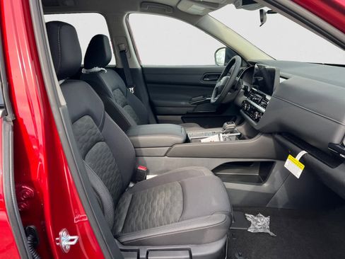 New 2026 Nissan Pathfinder SV image 16