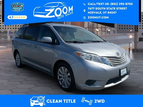 Used 2017 Toyota Sienna LE AWD/4WD image 1