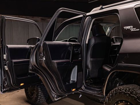 Used 2019 Toyota 4Runner TRD Off-Road Premium image 27