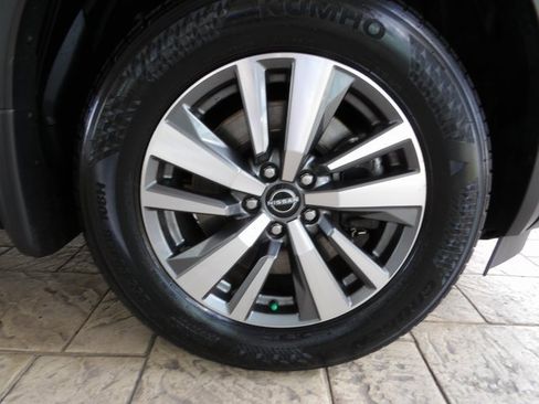 Certified 2023 Nissan Pathfinder SL w/ Black Appearance Package image 14