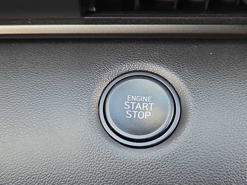 New 2025 Hyundai Elantra Sport image 36