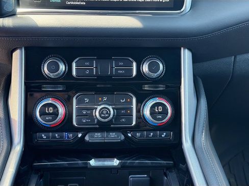 Used 2023 GMC Yukon XL Denali AWD/4WD image 16