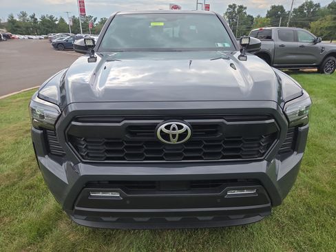 Certified 2025 Toyota Tacoma TRD Off-Road w/ TRD Off Road Upgrade Package AWD/4WD image 8