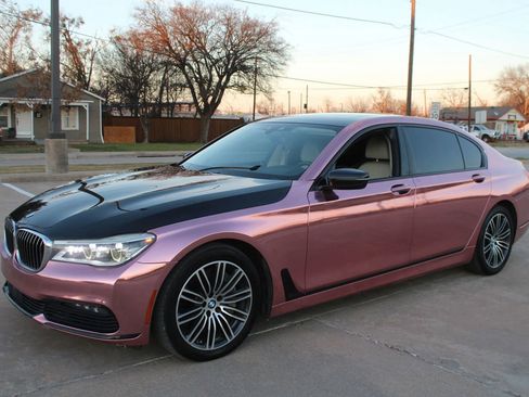 Used 2018 BMW 750i image 5