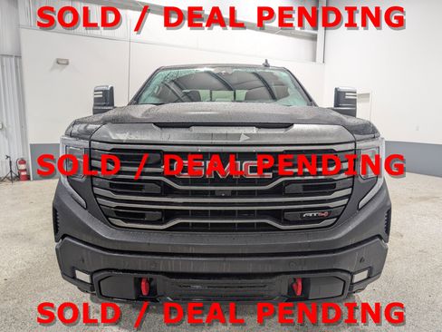 Used 2024 GMC Sierra 1500 AT4 w/ AT4 Premium Package image 7
