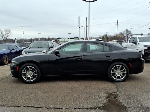 Used 2017 Dodge Charger SXT image 7
