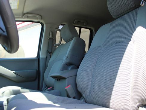 Used 2014 Nissan Frontier SV w/ SV Value Truck Package image 8