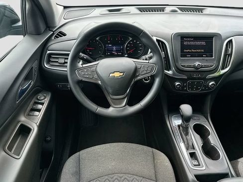 Used 2024 Chevrolet Equinox LT FWD image 23