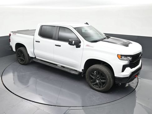 Used 2026 Chevrolet Silverado 1500 LT Trail Boss w/ LT Trail Boss Premium Package AWD/4WD image 18
