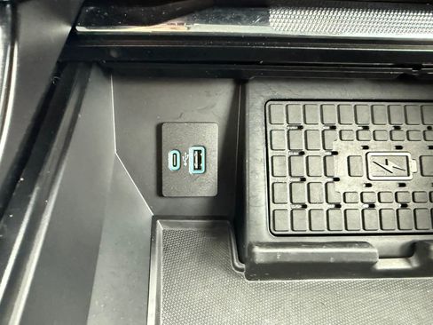 Used 2023 Ford F150 Lariat w/ Trailer Tow Package image 29