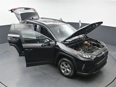 Used 2022 Toyota RAV4 LE image 47