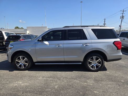 Used 2022 Ford Expedition XLT RWD image 5