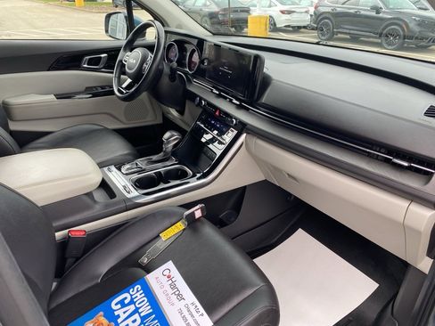 Used 2022 Kia Carnival SX image 10